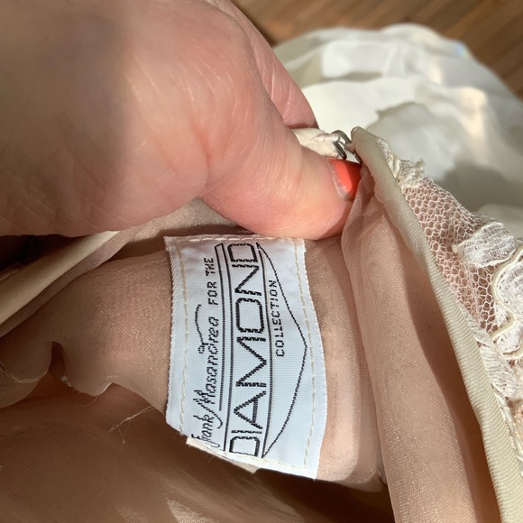 VINTAGE SAKS FRANK MASANDREA DIAMOND COLLECTION WEDDING GOWN WITH TIARA VEIL - Picture 14 of 16